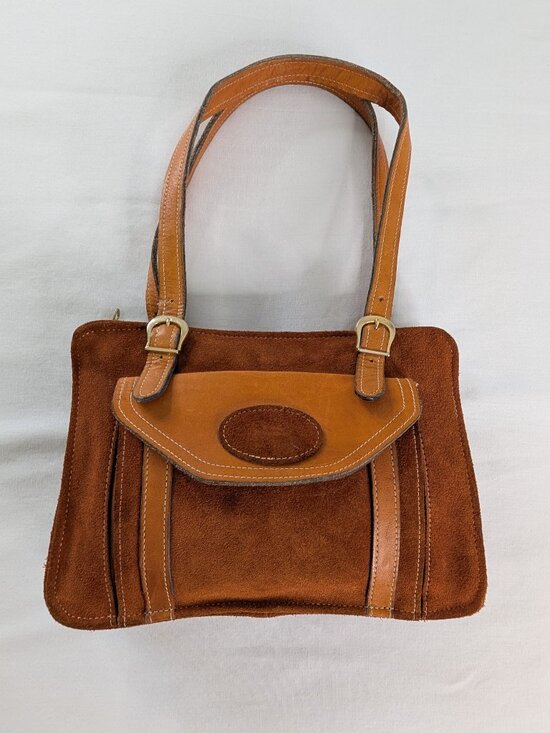 Vintage Handbags - VTG Stone Mountain Tan Suede Leather Front Pocket Shoulder Bag With Buckles